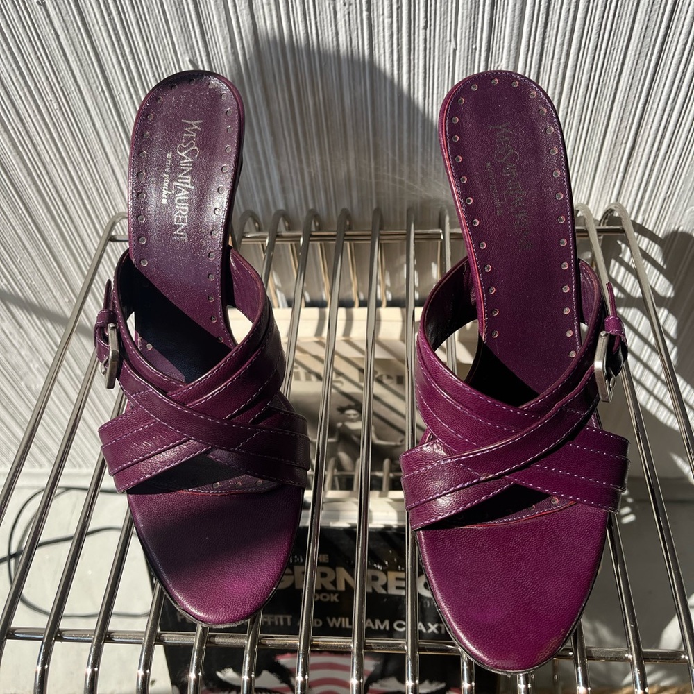 Yves Saint Laurent by Tom Ford Violet Leather Mules Sz. 40